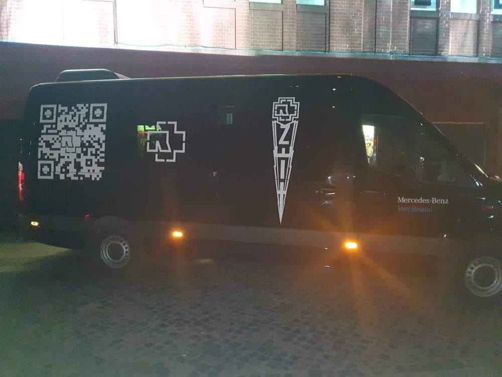 Camioneta QR Zeit Rammstein